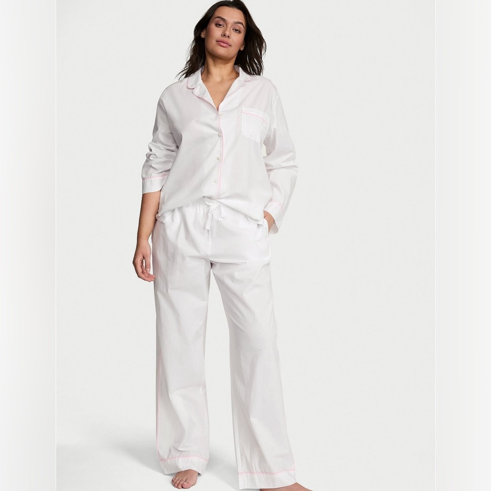 Victoria's Secret
White W Pretty
Blossom Piping Cotton Long Pajama Set SIZE: L